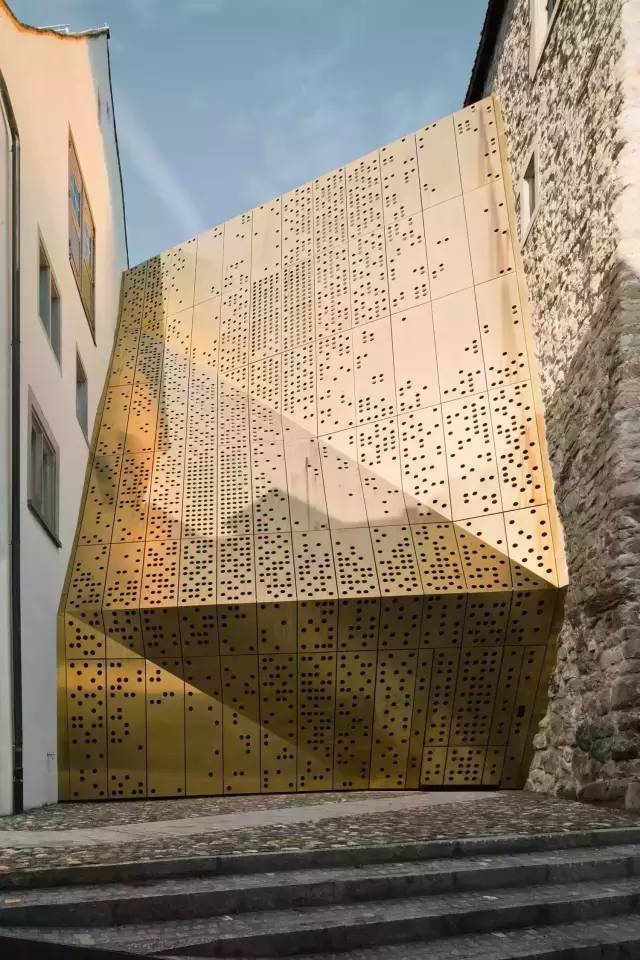 瑞士Janus博物馆黄铜板冲孔网