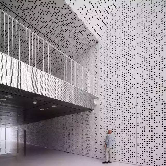 西班牙美术博物馆铝板冲孔网
